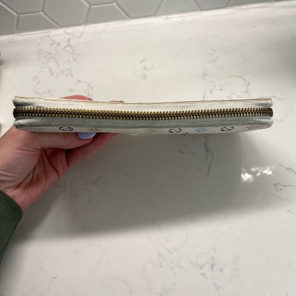 Authentic Louis Vuitton wallet. - Picture 7 of 8